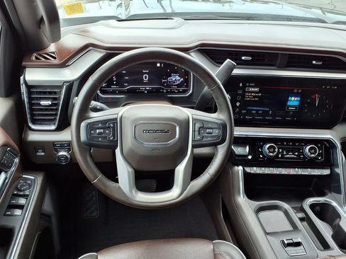 Used 2024 GMC Sierra 2500 Denali w/ Technology Package AWD/4WD image 7