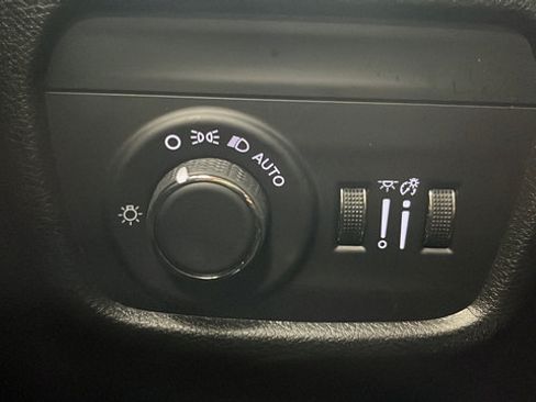 Used 2024 Jeep Grand Cherokee L Altitude AWD/4WD image 32