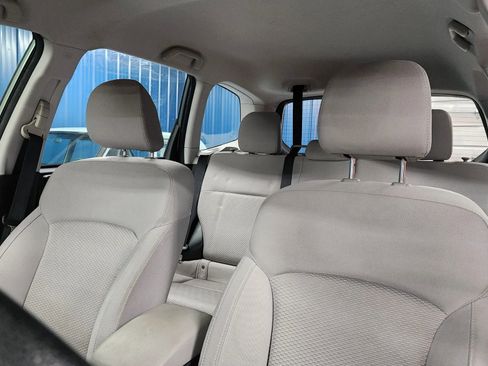 Used 2014 Subaru Forester 2.5i image 9
