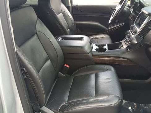 Used 2019 Chevrolet Suburban LT image 21