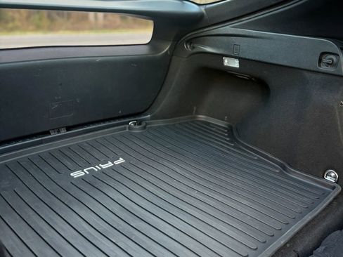 Used 2018 Toyota Prius Three image 17