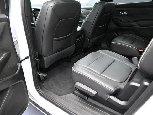Used 2023 Chevrolet Traverse Premier AWD/4WD image 35