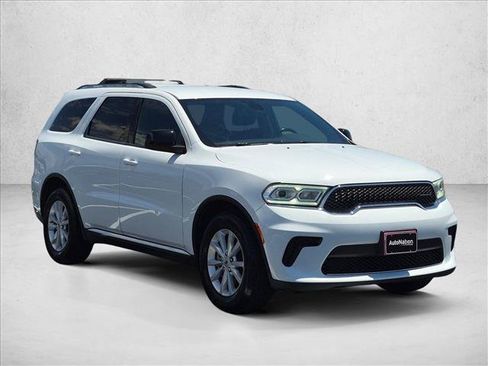 Used 2023 Dodge Durango SXT RWD image 3
