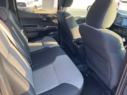 Used 2023 Toyota Tacoma TRD Sport AWD/4WD image 17