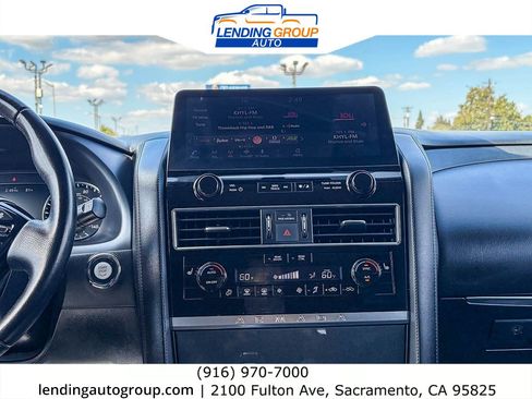 Used 2024 Nissan Armada SV AWD/4WD image 12