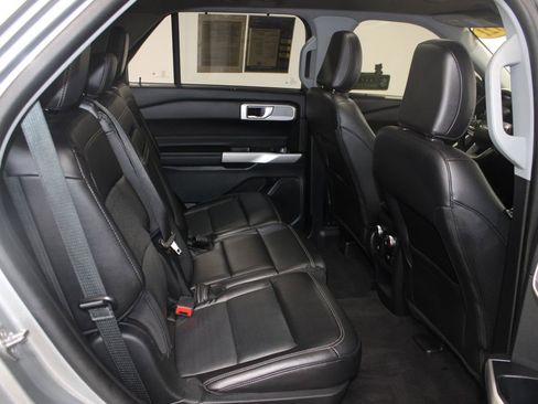Used 2021 Ford Explorer Limited w/ Equipment Group 301A image 31