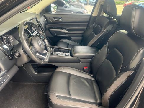 Certified 2024 Nissan Pathfinder SL w/ SL Premium Package AWD/4WD image 4