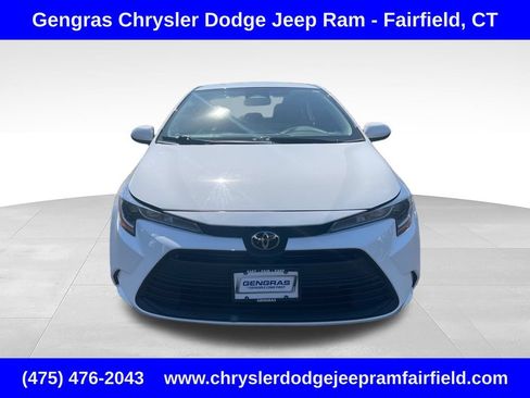 Used 2024 Toyota Corolla LE FWD image 2