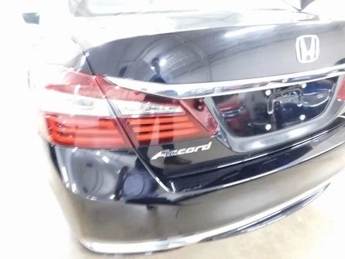 Used 2017 Honda Accord LX image 21