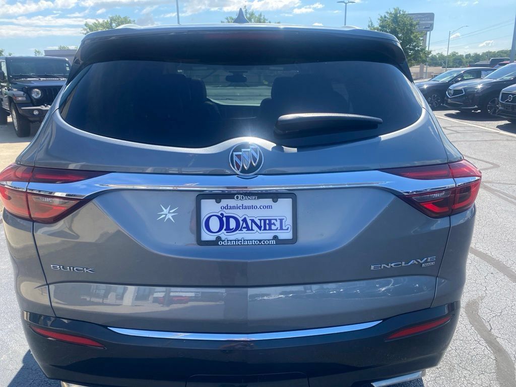 Used 2018 Buick Enclave Premium w/ Experience Buick Package AWD/4WD image 5