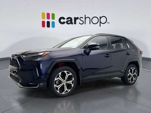 Used 2025 Toyota RAV4 XSE w/ Weather Package AWD/4WD image 1