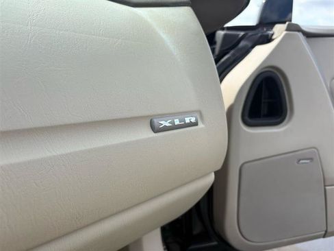 Used 2005 Cadillac XLR RWD image 30