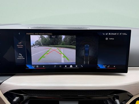 New 2026 BMW 330i Sedan w/ Premium Package RWD image 26