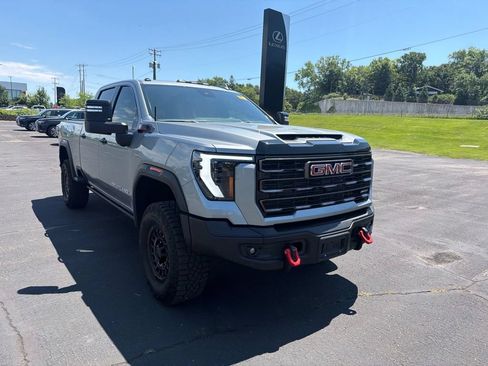 Used 2025 GMC Sierra 2500 AT4X w/ AT4X AEV Edition AWD/4WD image 14