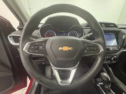 Used 2021 Chevrolet TrailBlazer LT w/ Sun and Liftgate Package FWD image 17