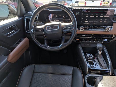 Used 2023 GMC Canyon AT4 w/ AT4 Premium Package image 17