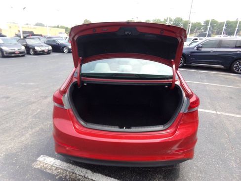 Used 2017 Hyundai Elantra SE FWD image 19