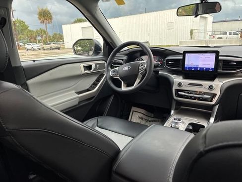 Used 2023 Ford Explorer XLT w/ Equipment Group 202A AWD/4WD image 27