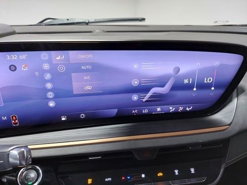 Certified 2025 Buick Envision Sport Touring image 33