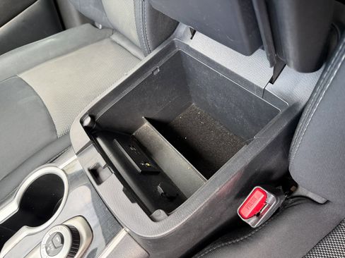 Used 2019 Nissan Pathfinder SV image 30