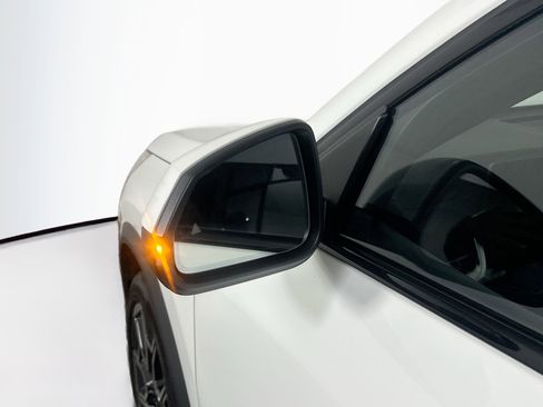 Used 2025 BMW X2 xDrive28i image 16