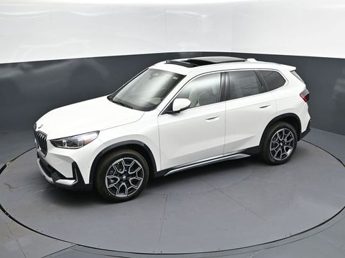 New 2026 BMW X1 xDrive28i w/ Technology Package AWD/4WD image 31