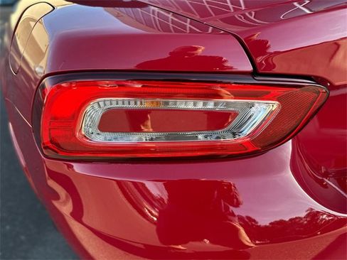 Used 2020 FIAT 124 Spider Abarth w/ Convenience Group image 24