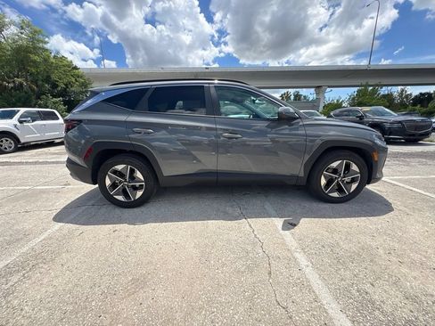 Used 2025 Hyundai Tucson SEL FWD image 2