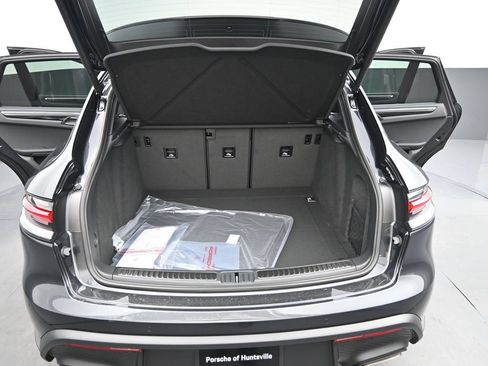 New 2026 Porsche Macan AWD/4WD image 23