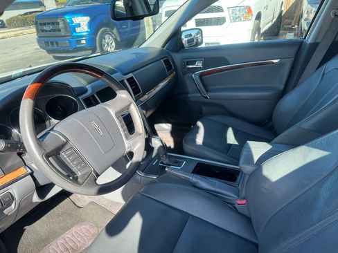 Used 2010 Lincoln MKZ Sedan 4D image 9