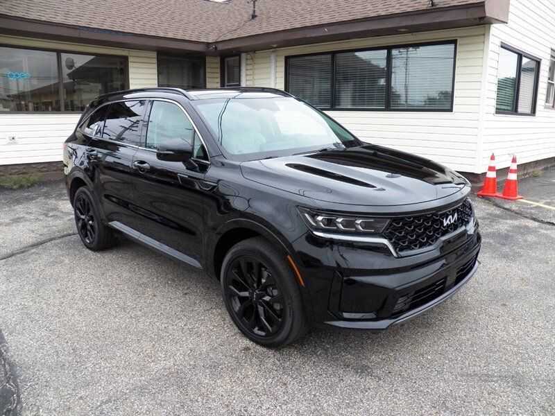 Used 2022 Kia Sorento SX AWD/4WD image 1
