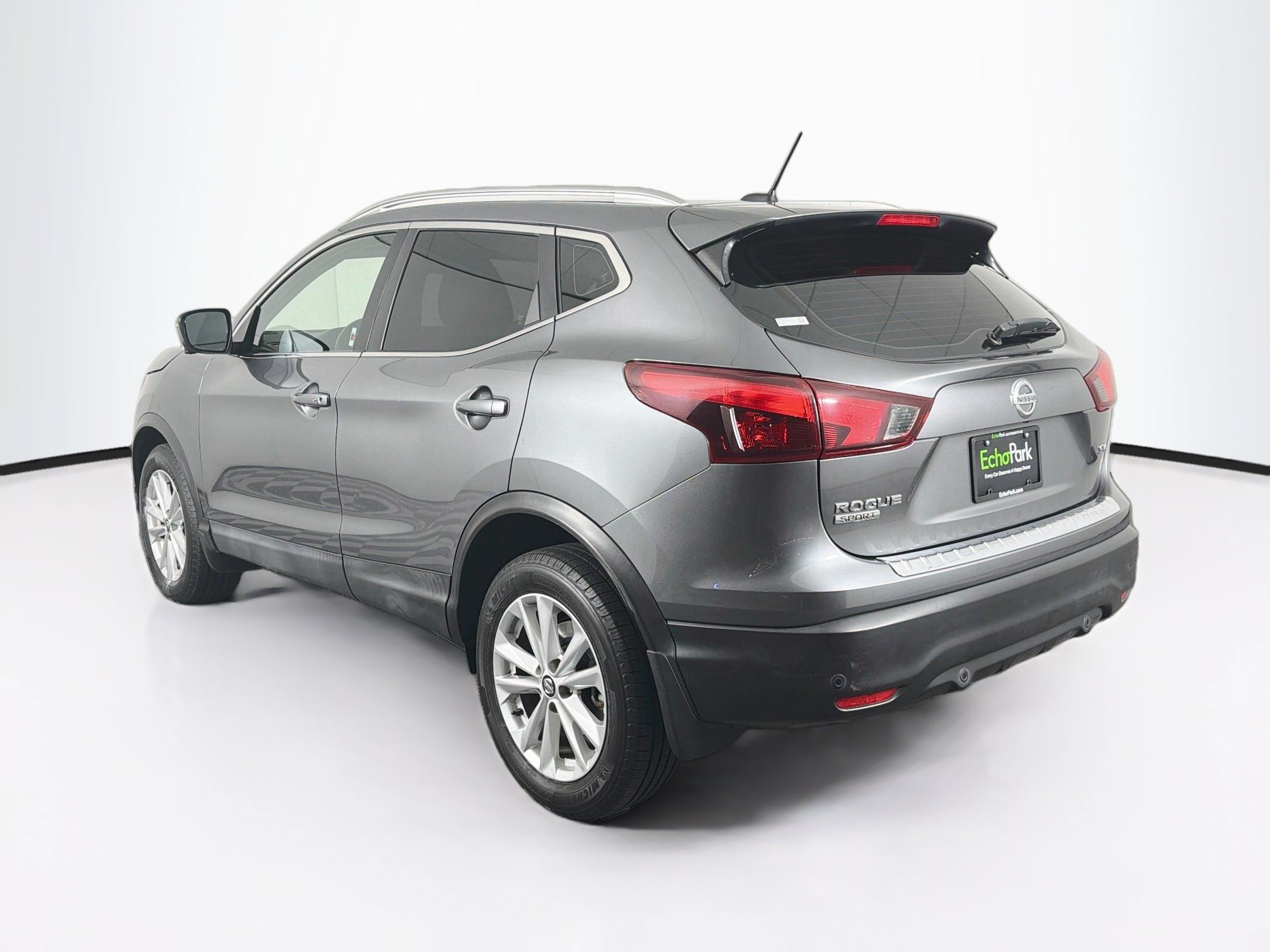 Used 2019 Nissan Rogue Sport SV w/ Technology Package FWD image 5
