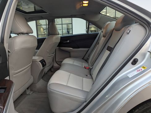 Used 2014 Toyota Camry XLE image 33