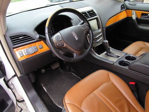 Used 2015 Lincoln MKX AWD w/ Equipment Group 102A image 10