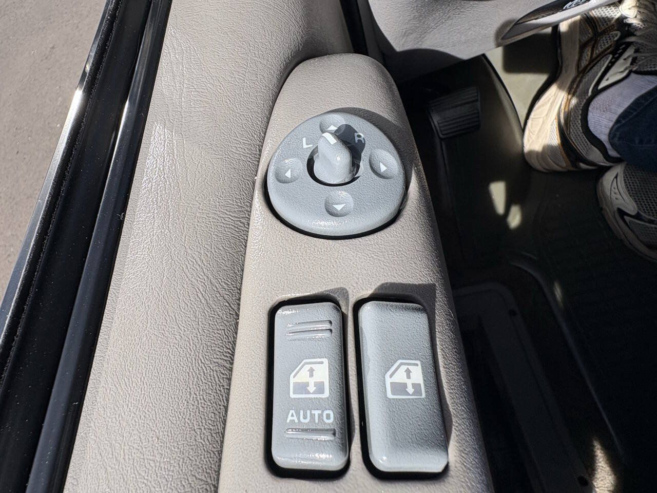 Used 2003 Chevrolet Astro Passenger AWD image 28