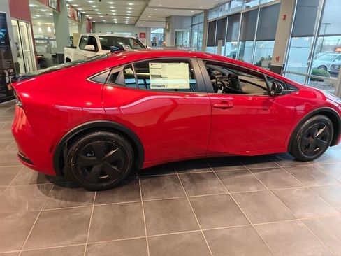 New 2026 Toyota Prius LE image 2