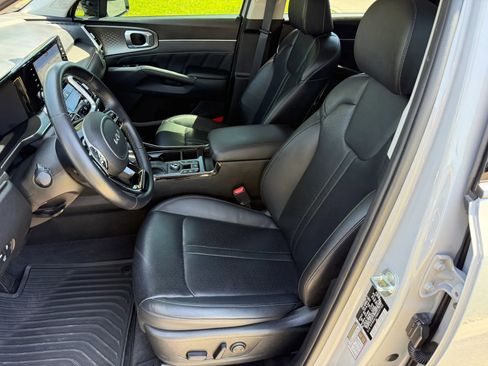Used 2022 Kia Sorento SX FWD image 12