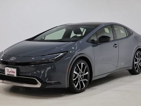 Used 2024 Toyota Prius Prime FWD image 3