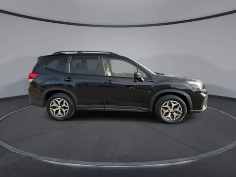 Used 2020 Subaru Forester Premium image 9