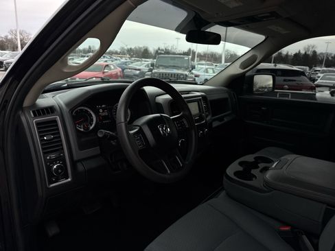 Used 2018 RAM 1500 Express w/ Black Ram 1500 Express Group image 10