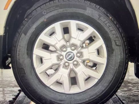 Certified 2024 Nissan Frontier SV w/ SV Convenience Package image 15