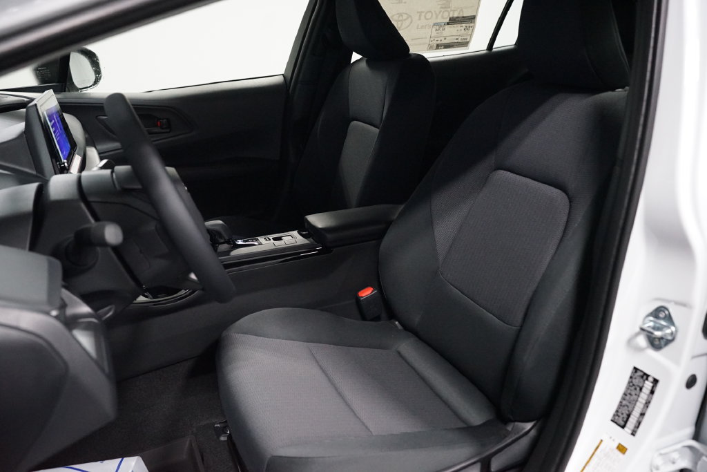 New 2027 Toyota Prius LE FWD image 25