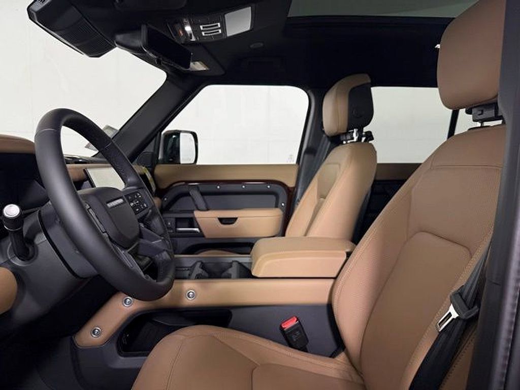 New 2026 Land Rover Defender 130 X-Dynamic SE AWD/4WD image 4