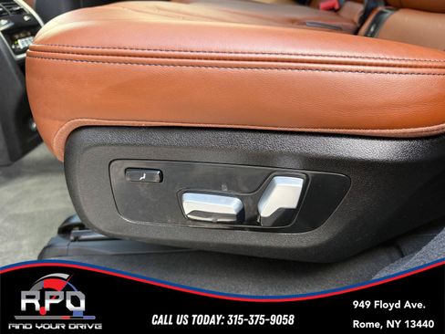 Used 2021 BMW X7 xDrive40i w/ Premium Package AWD/4WD image 24