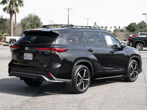 Used 2021 Toyota Highlander XSE image 4