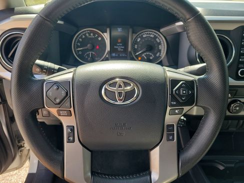 Used 2023 Toyota Tacoma SR5 w/ SR5 Appearance Package RWD image 17