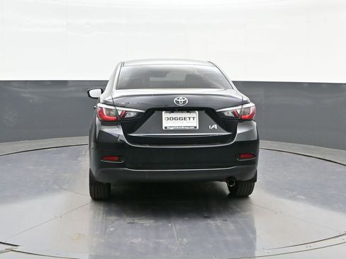 Used 2017 Toyota Yaris iA image 8