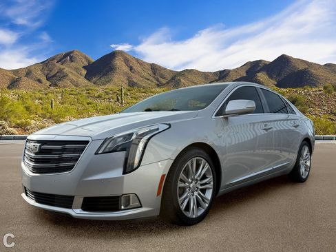 Used 2018 Cadillac XTS Luxury AWD/4WD image 2