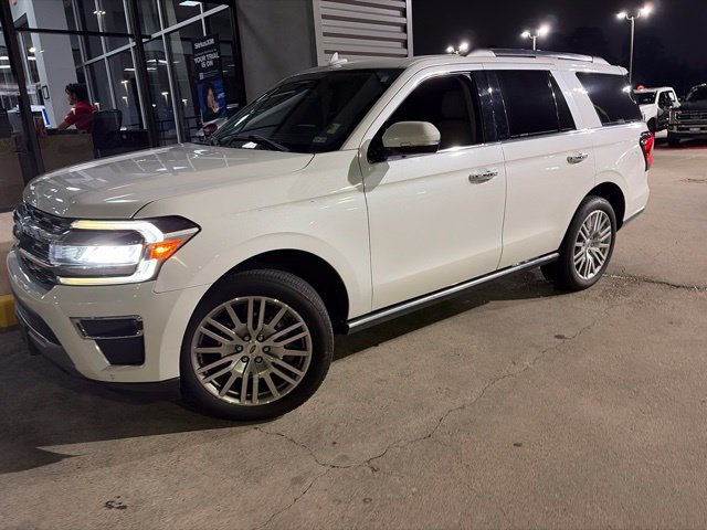 Used 2024 Ford Expedition Limited AWD/4WD image 5