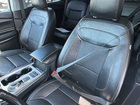 Certified 2023 Ford Explorer Limited w/ Limited Technology Package RWD image 22